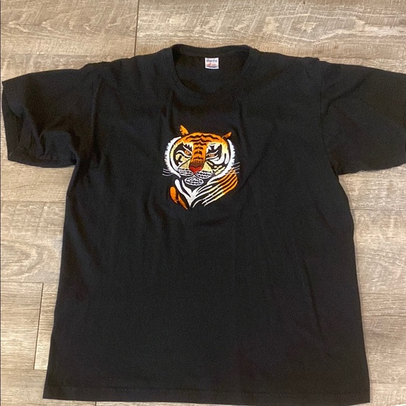 Men's Black Embroidered Tiger Crewneck Graphic Tee from India - Picture 1 of 6